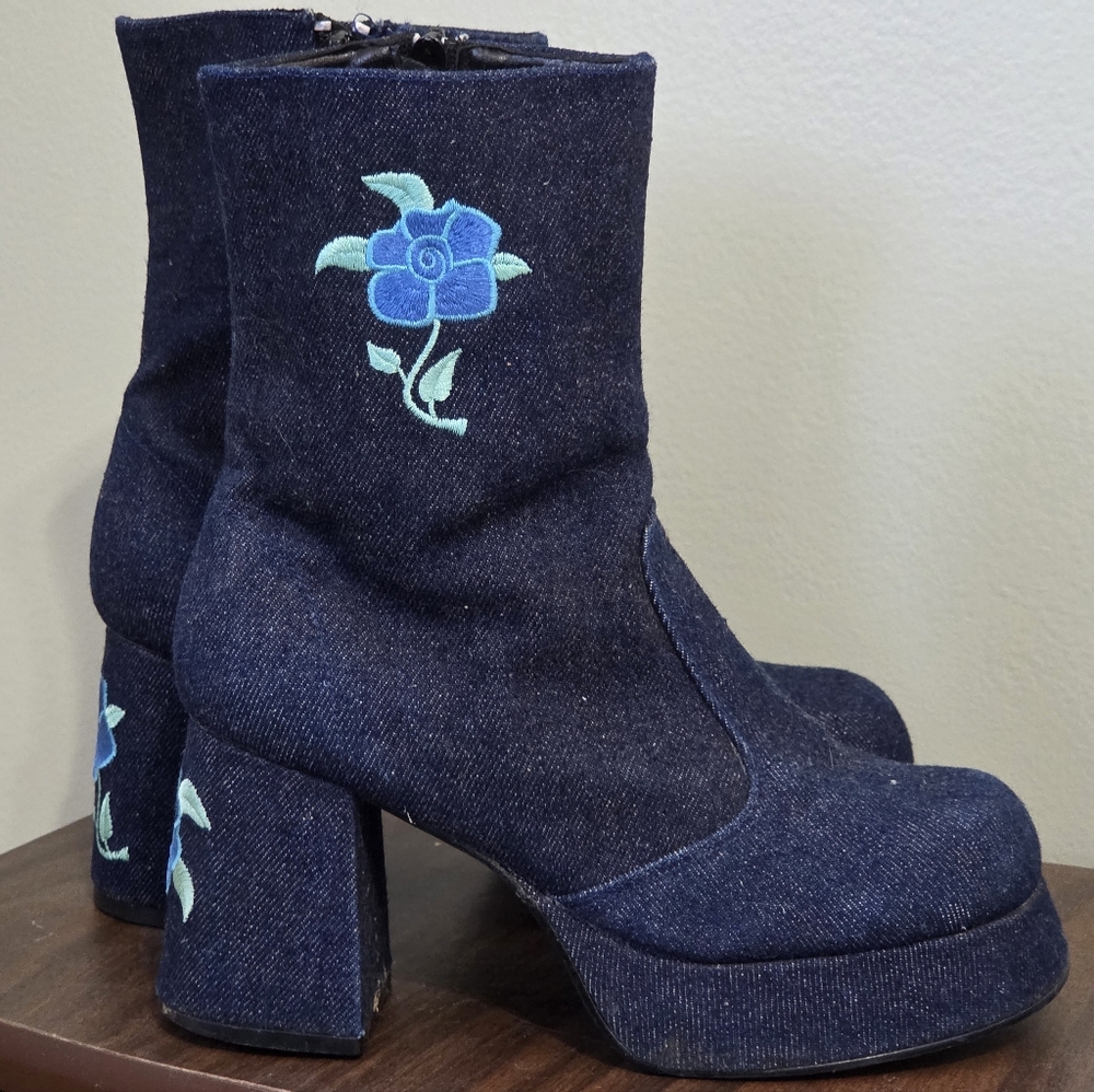 🪩 VTG Denim Floral Le Chateau Platform Boots 70s Disco Y2K Mismatched Sz 8/7 - Picture 9 of 16